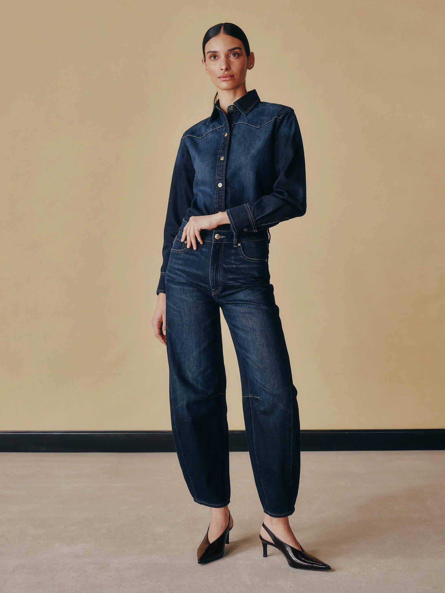 Miro Dark Wash Barrel
