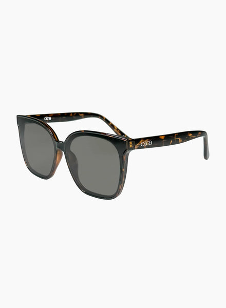 Betty Oversized Sunglasses