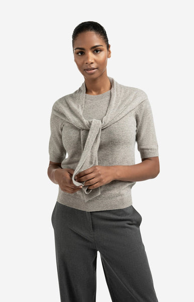 Short Sleeve Sweater with Fixed Scarf