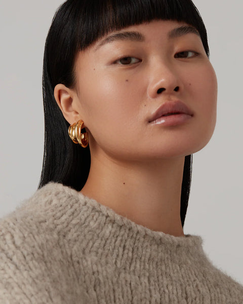 Leona Hoops