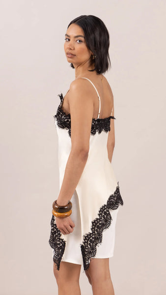 Blake Top With Lace - 2 Colours