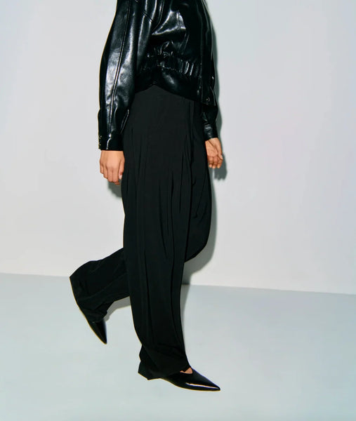 Eleven Pleated Pant