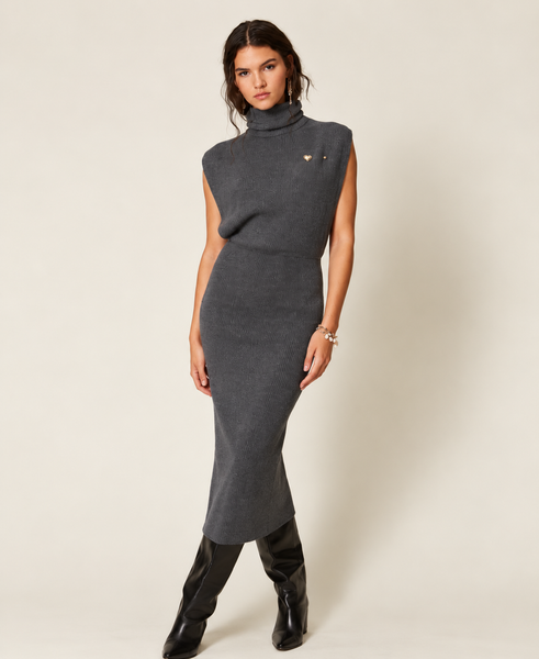 Long Knit Dress with Brooch