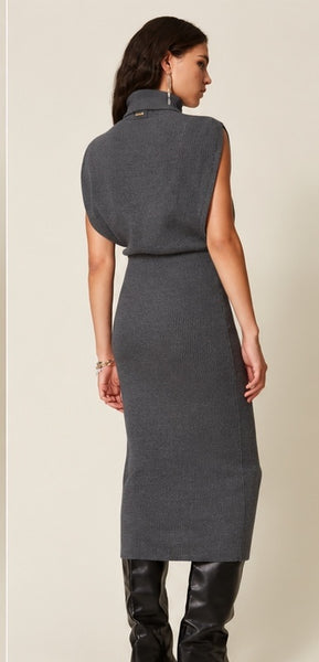 Long Knit Dress with Brooch