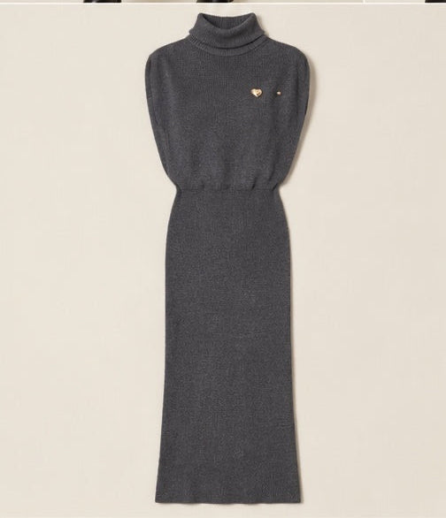 Long Knit Dress with Brooch
