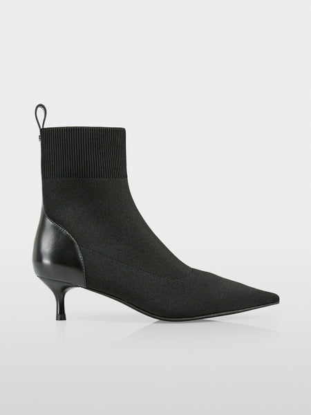 Stiletto bootie in plain knit